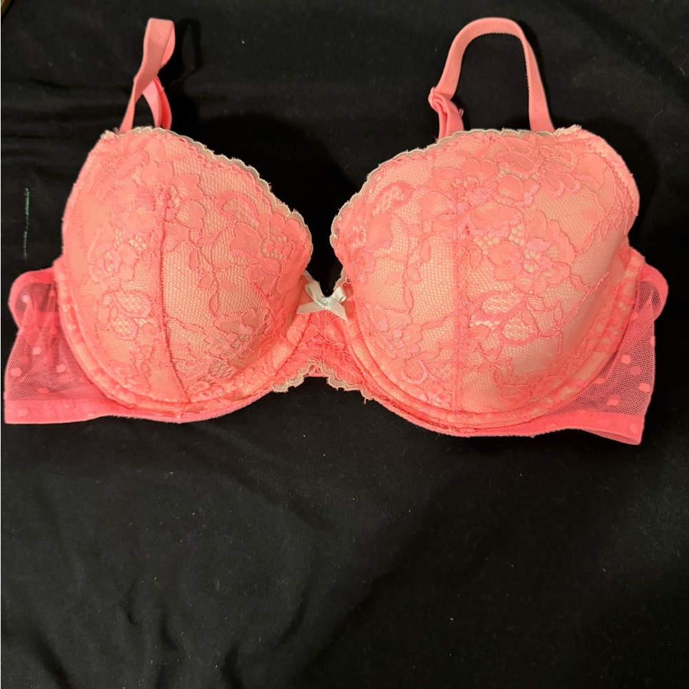 Victoria's Secret Dream Angels Lined Demi Bra In‎ Coral Lace